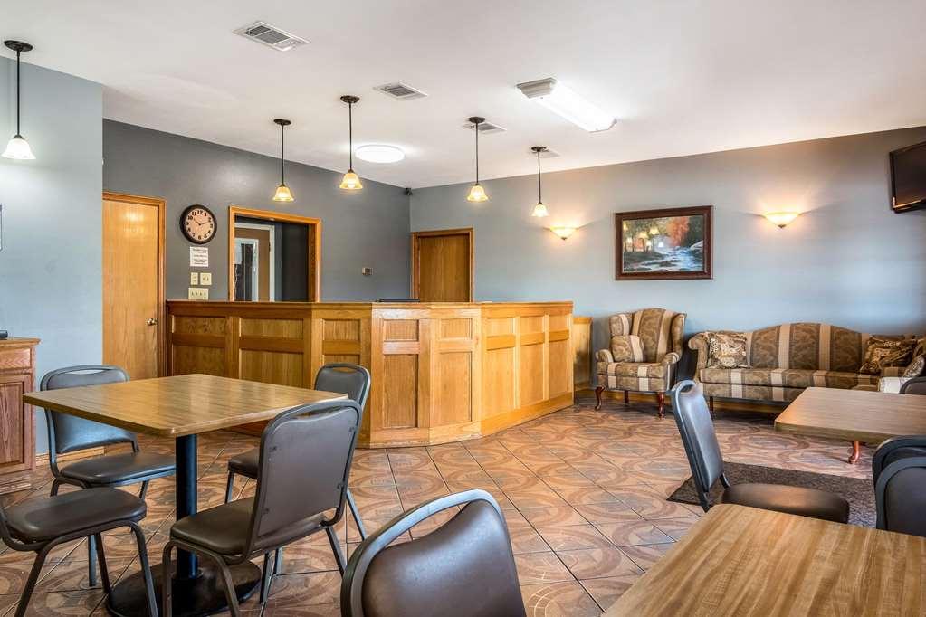 Rodeway Inn Broken Bow-Hochatown Интерьер фото