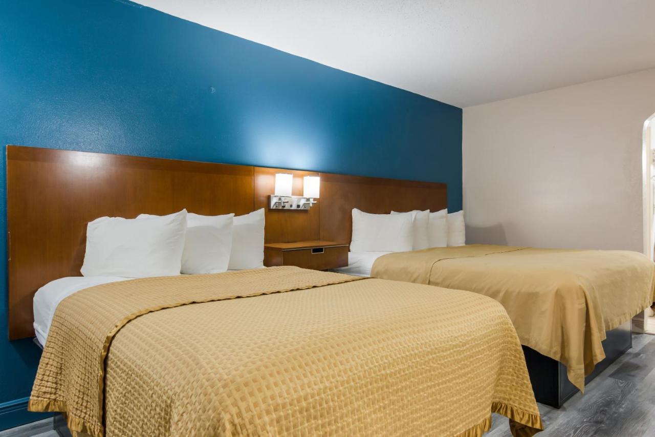 Rodeway Inn Broken Bow-Hochatown Экстерьер фото