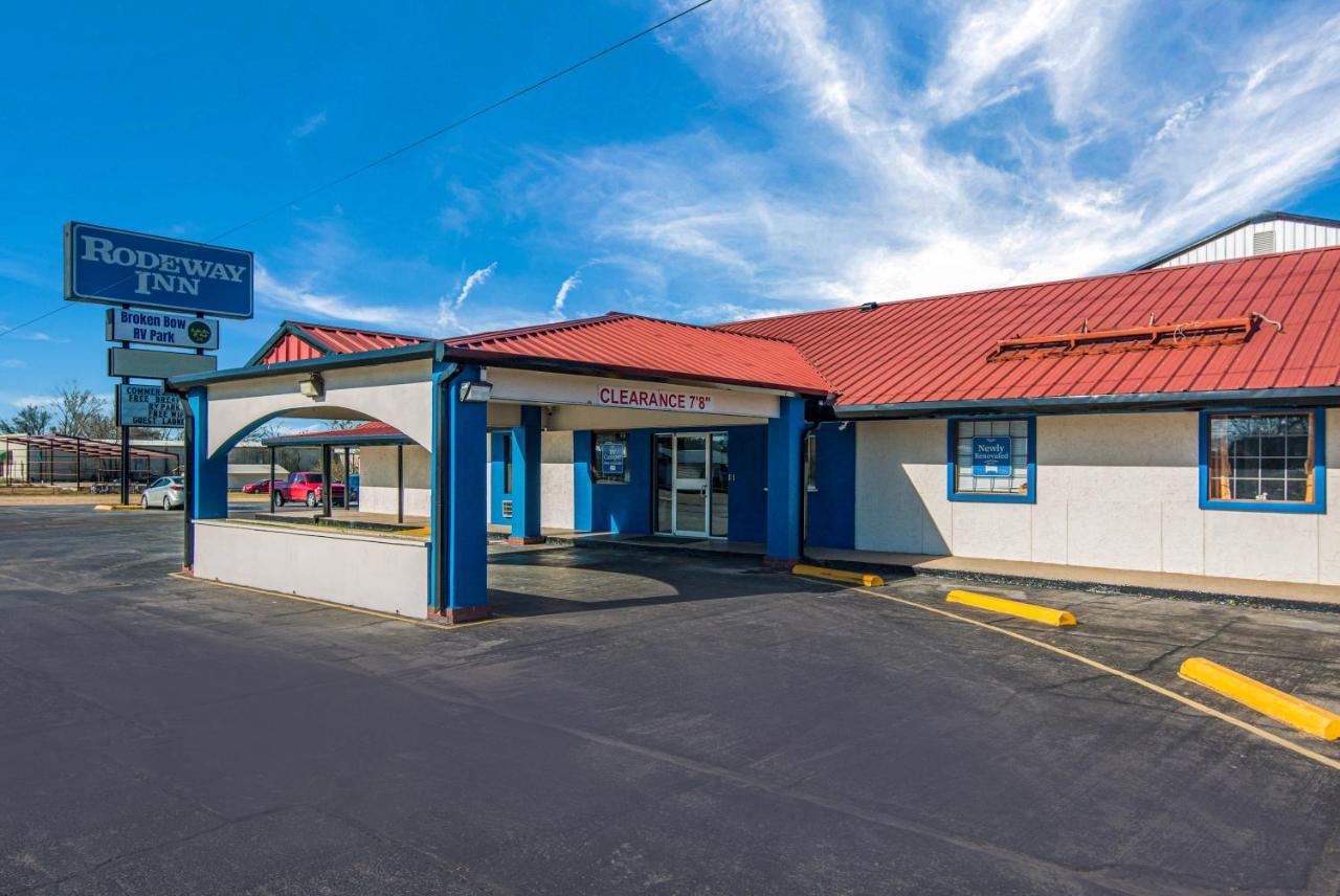 Rodeway Inn Broken Bow-Hochatown Экстерьер фото