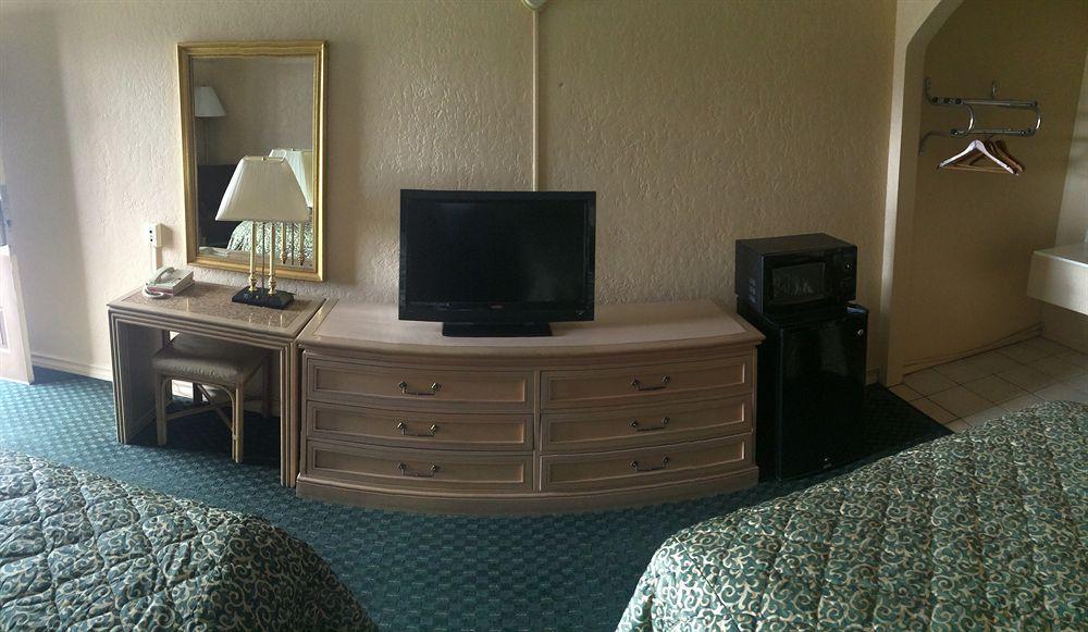 Rodeway Inn Broken Bow-Hochatown Экстерьер фото