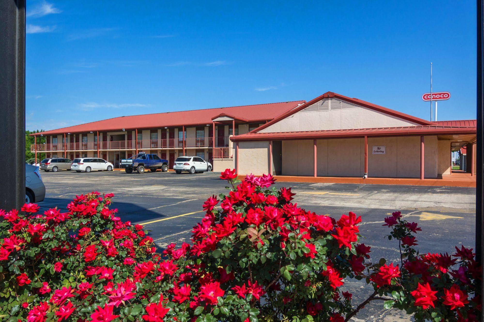 Rodeway Inn Broken Bow-Hochatown Экстерьер фото